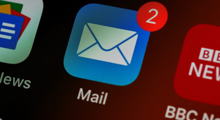 email icon on computer screen
